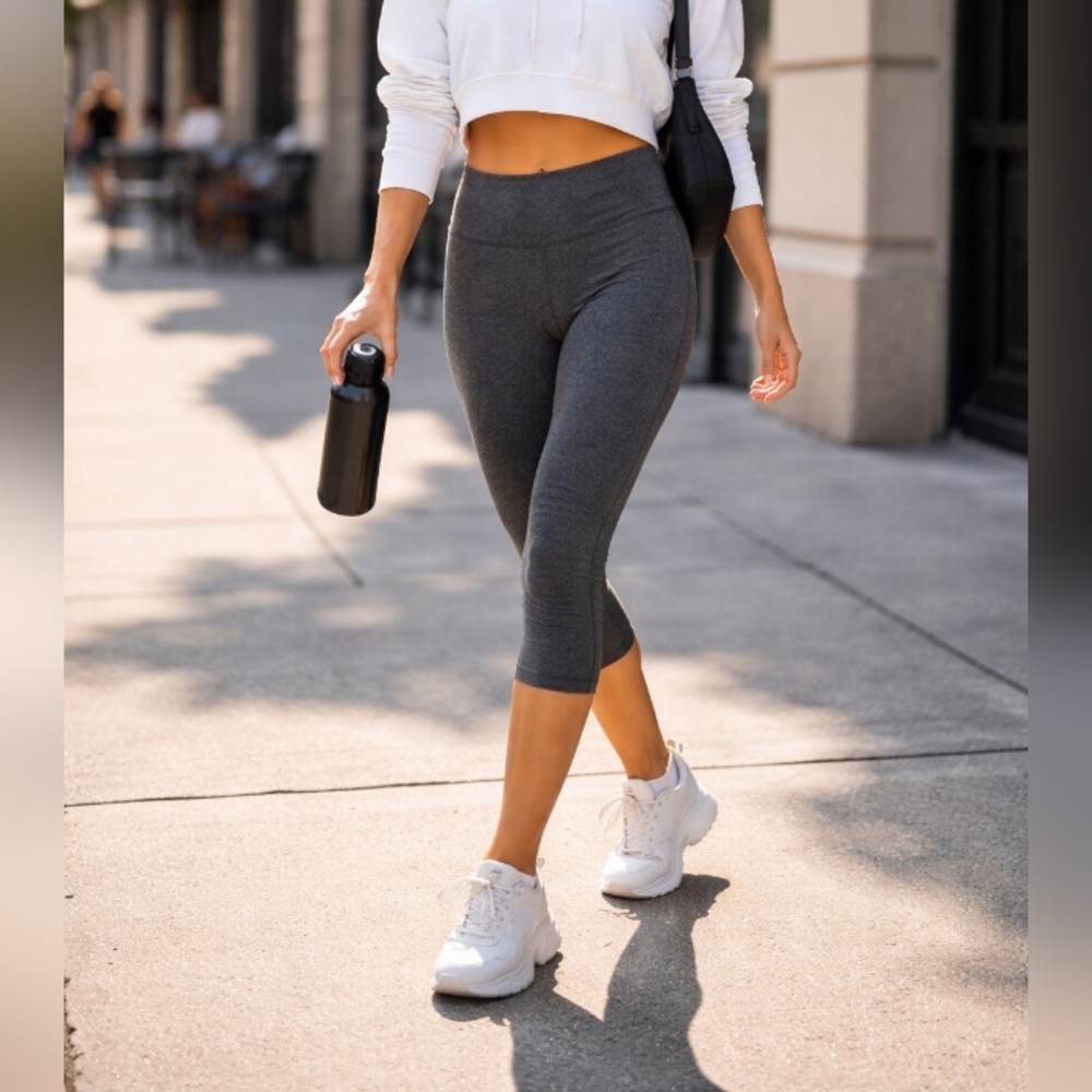 Under Armour Gray Capri Leggings High Rise Athletic Gym Yoga Activewear
